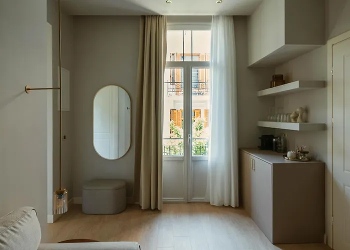 Agia Sofia 21 - Smooth Living Apart Otel 4*